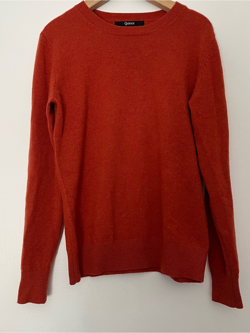 Quince burnt orange woman’s cashmere sweater small